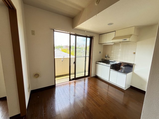 居室・リビング　☆陽ざしが差し込む明るいダイニング☆