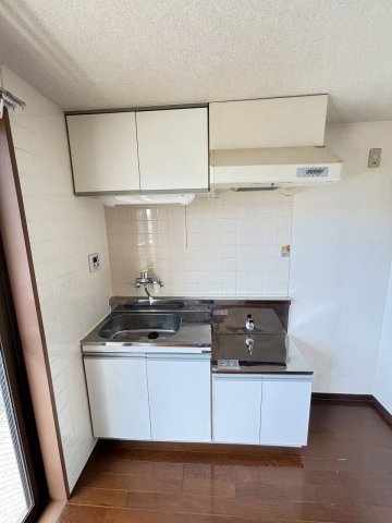 キッチン　☆窓に面した明るいキッチン☆