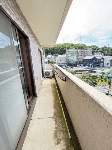 バルコニー　☆外干しにも便利な２室に面した広いバルコニー☆