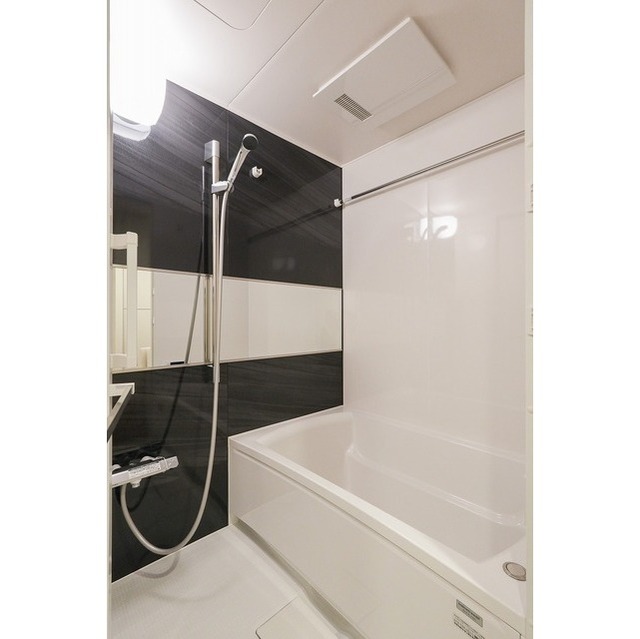 バス・シャワールーム　※別部屋参考写真