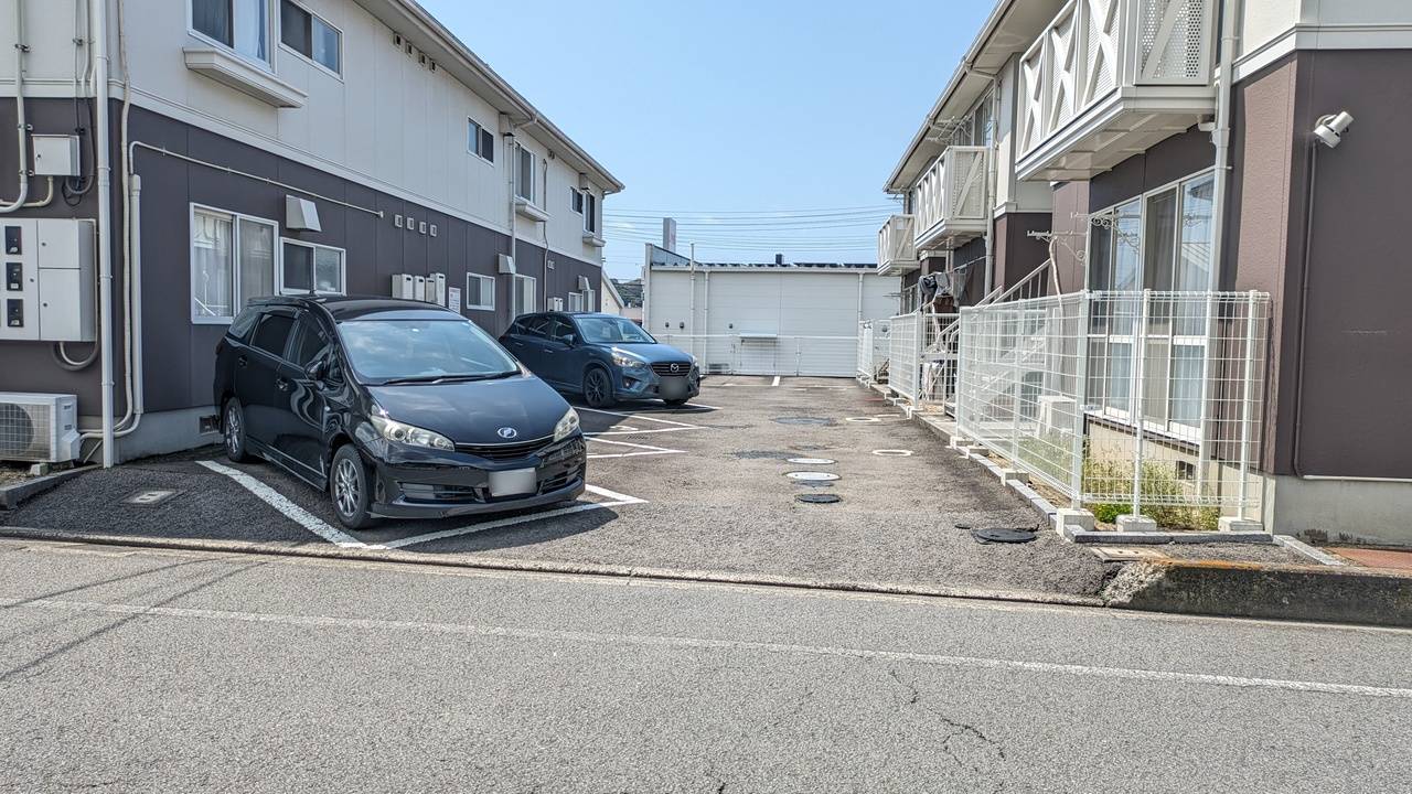 駐車場　駐車場