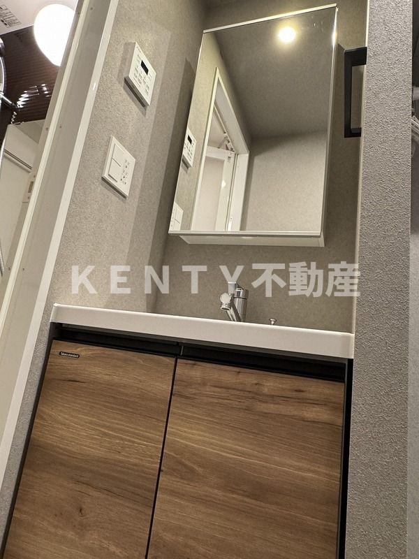 洗面設備　脱衣スペースもあります