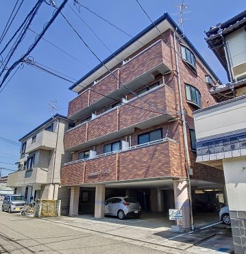 建物外観　現況が相違する場合は現況を優先致します。