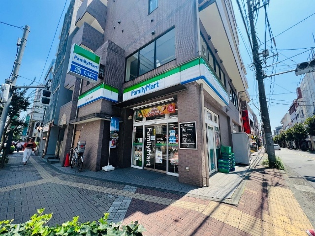 コンビニ　ファミリーマート立川ウインズ前店（コンビニ）まで146m
