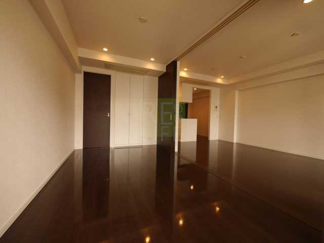 居室・リビング　ガーネットコート四谷