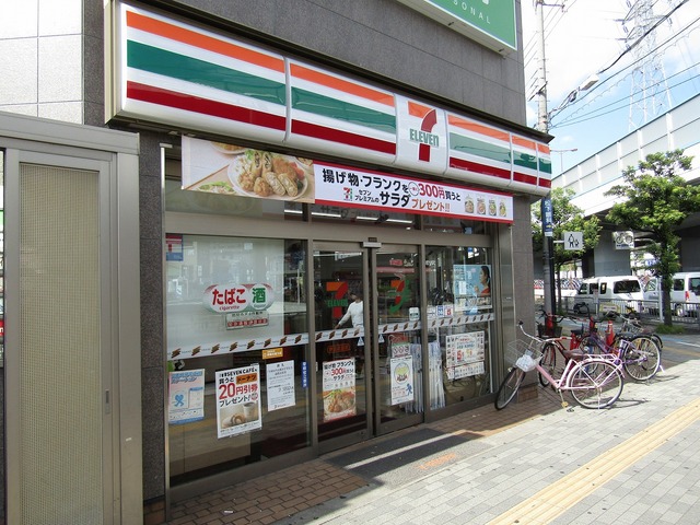 コンビニ　セブンイレブン（コンビニ）まで496m