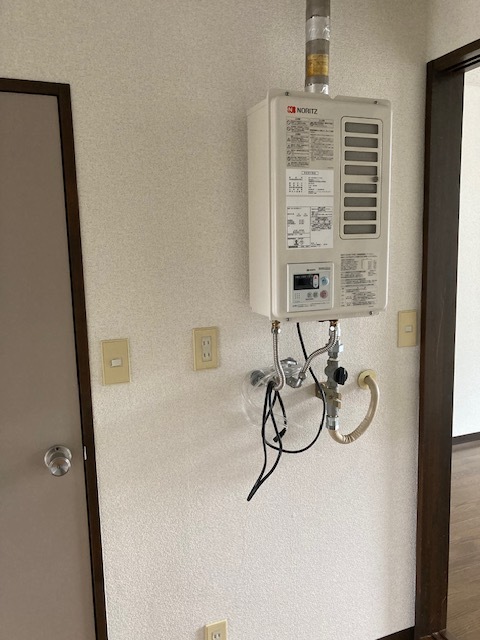 洗面設備　給湯器
