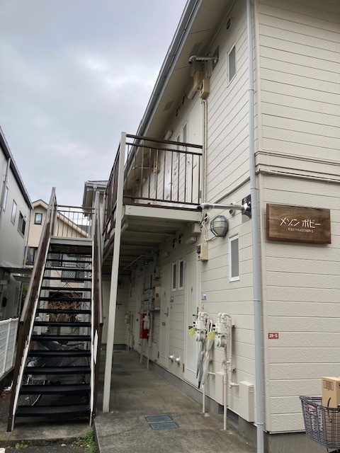 建物外観　２階建てのアパートです