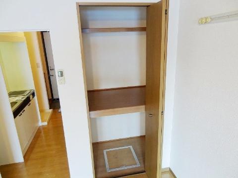 収納　クローゼット