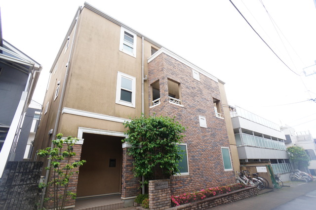 建物外観　京王線・下高井戸駅より徒歩５分の好立地です☆