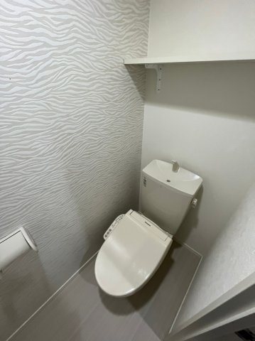 トイレ　105号室の写真です