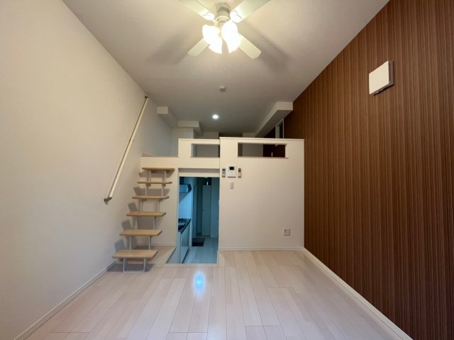 居室・リビング　105号室の写真です