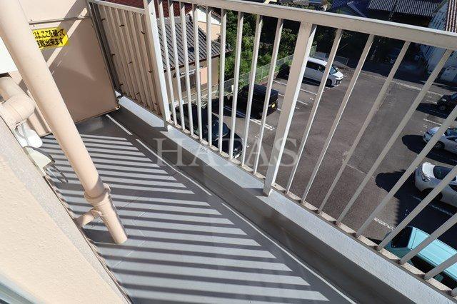 バルコニー　同物件別部屋です。