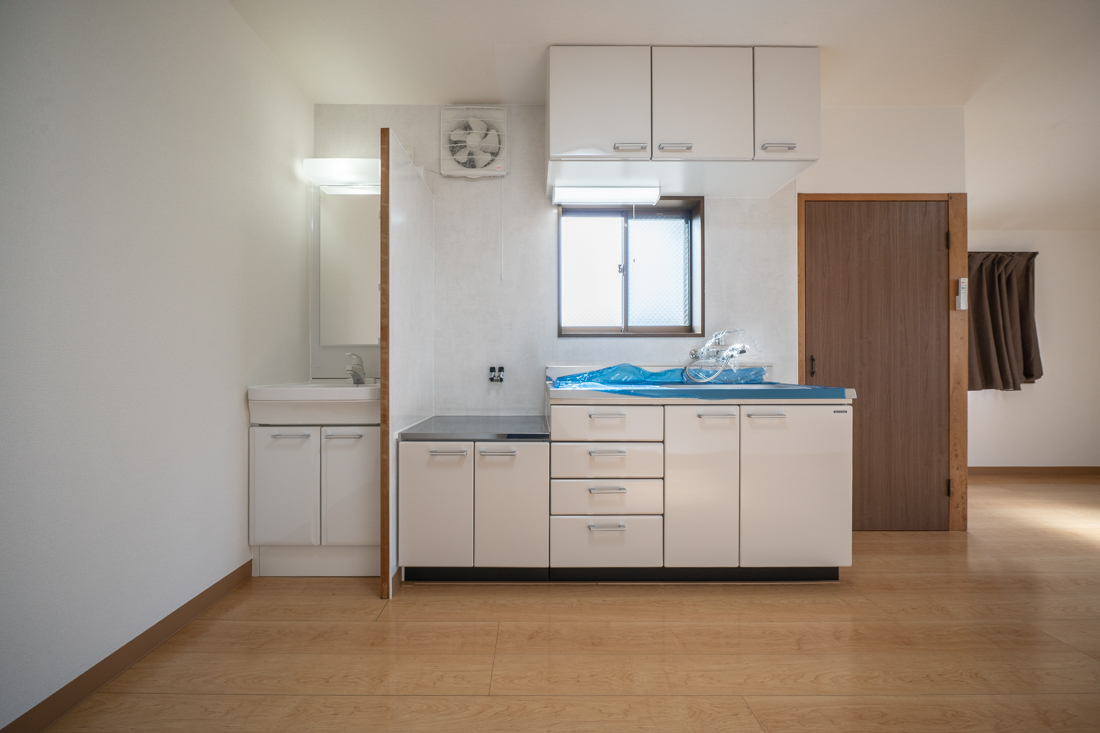 キッチン　洗面化粧台＋キッチン