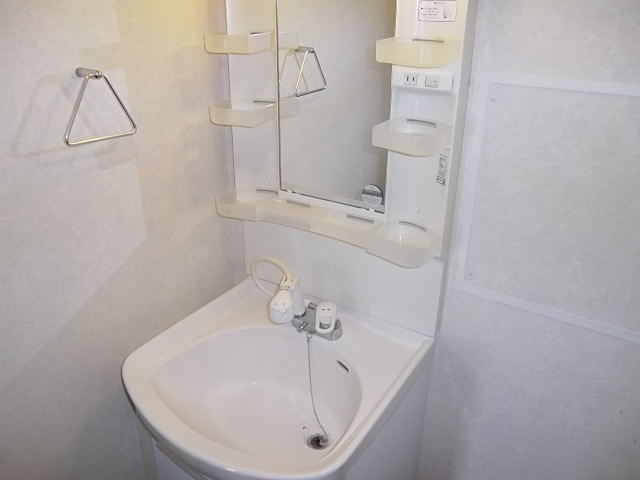 洗面設備　☆忙しい朝に便利なシャワー付独立洗面台☆