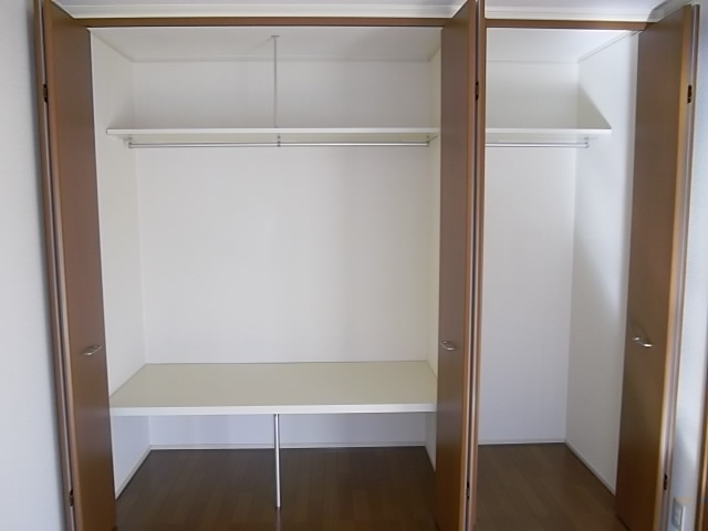 収納　☆棚付収納☆