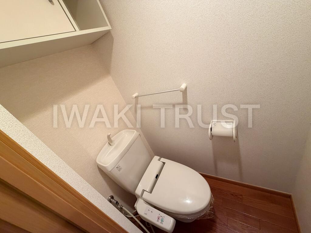トイレ　※同型タイプ参考写真