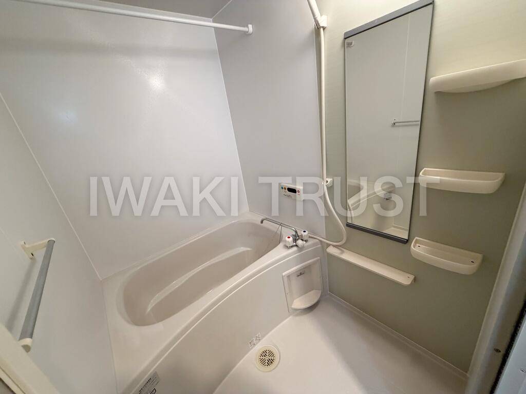 バス・シャワールーム　※同型タイプ参考写真