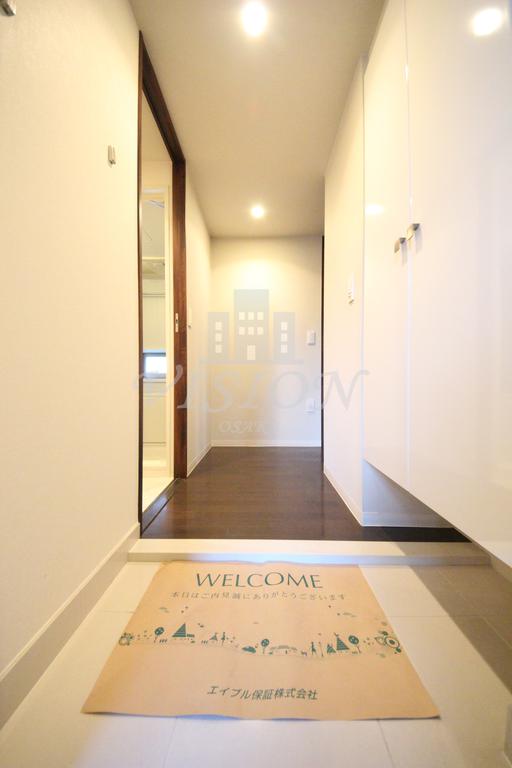 玄関　写真は別タイプのお部屋です。