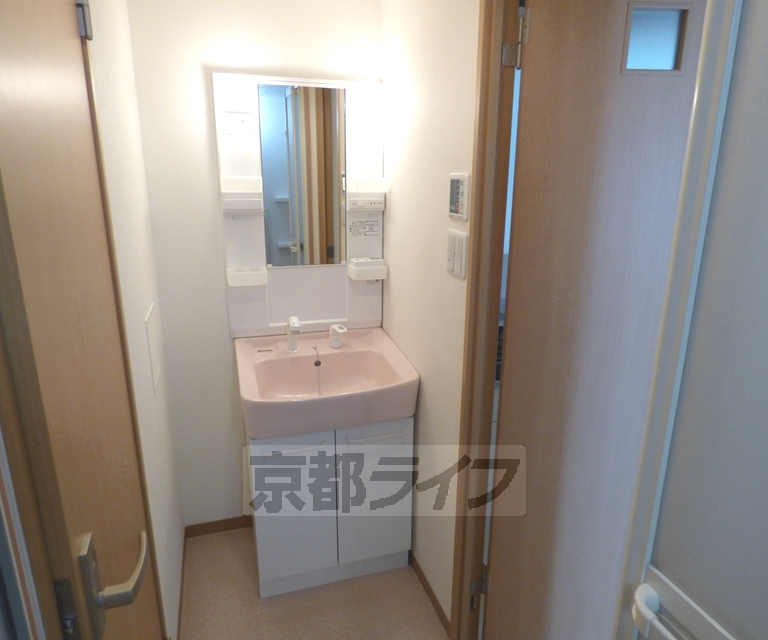 洗面設備　独立洗面台です。