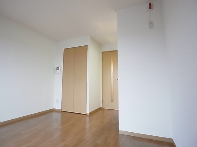 居室・リビング　奥行きのある居室空間