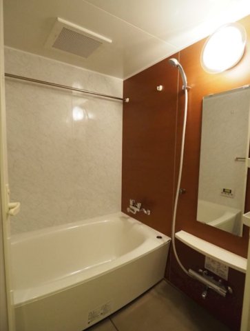 バス・シャワールーム　清潔感のある浴室です！