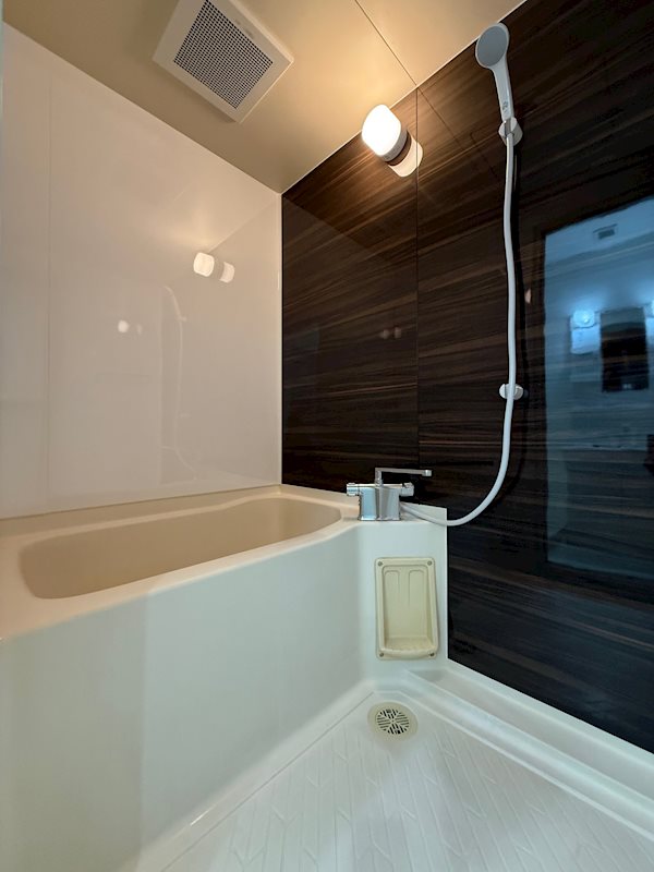 バス・シャワールーム　※写真は401号室のものです