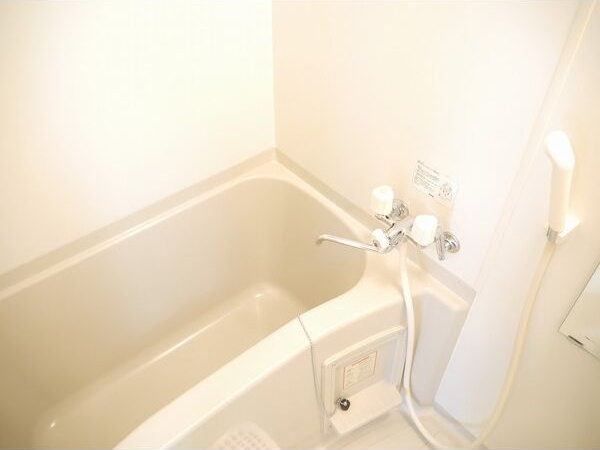 バス・シャワールーム　きれいなお風呂で快適バスタイム♪