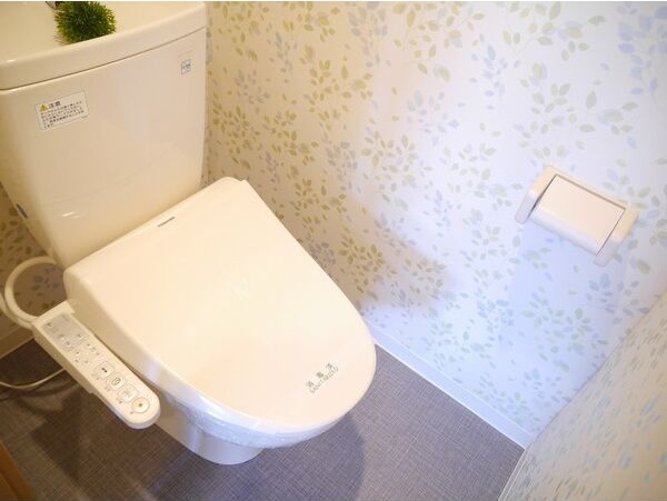 トイレ　嬉しいウォシュレット付きのトイレ！便座温かいですよ♪