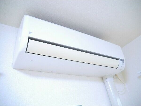 その他設備　夏もカラッと快適なエアコン付き♪