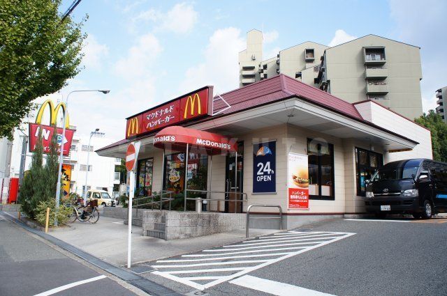 飲食店　マクドナルド　豊中上新田店（飲食店）まで628m