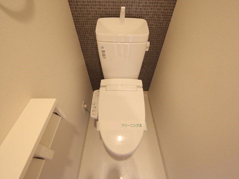 トイレ　温水洗浄暖房便座付トイレ