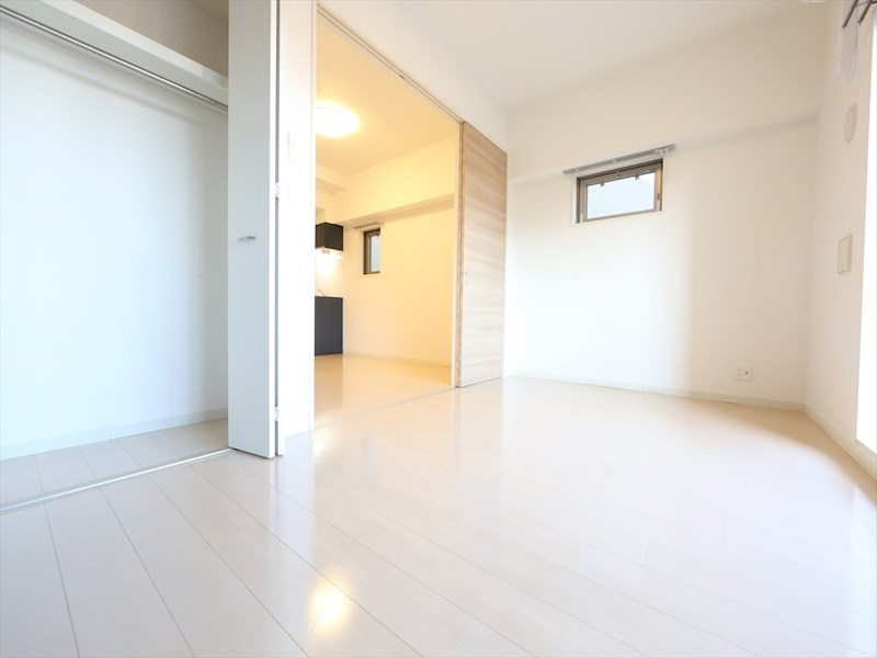 その他部屋・スペース　洋室7.4帖　クローゼット付　2面採光　エアコン付