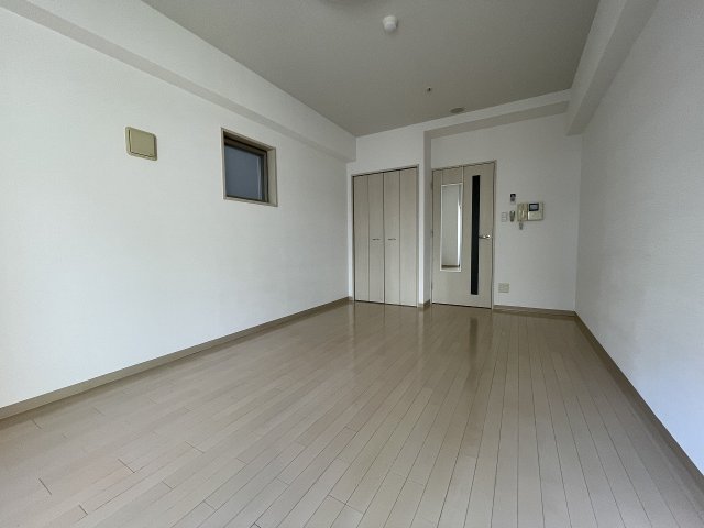 居室・リビング　こちらのリビングで趣味の時間をお楽しみください