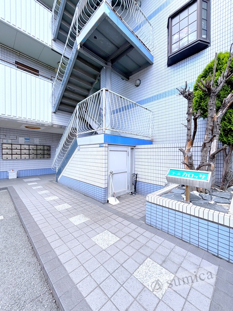 エントランス　落ち着いたエントランス。マンションを演出します。