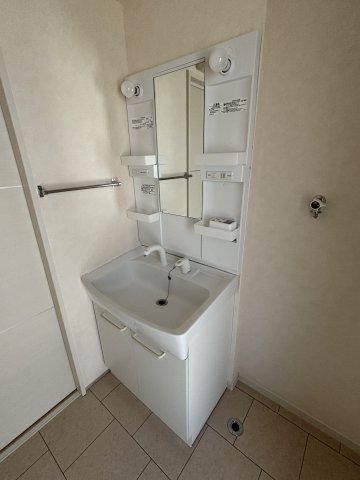 洗面設備　※写真はA-3号室です ※相違する場合は現況を優先いたします