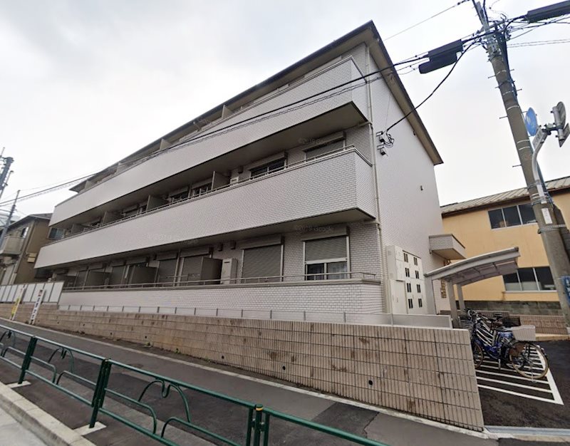 建物外観　高幡不動駅徒歩8分で通勤通学に便利です。