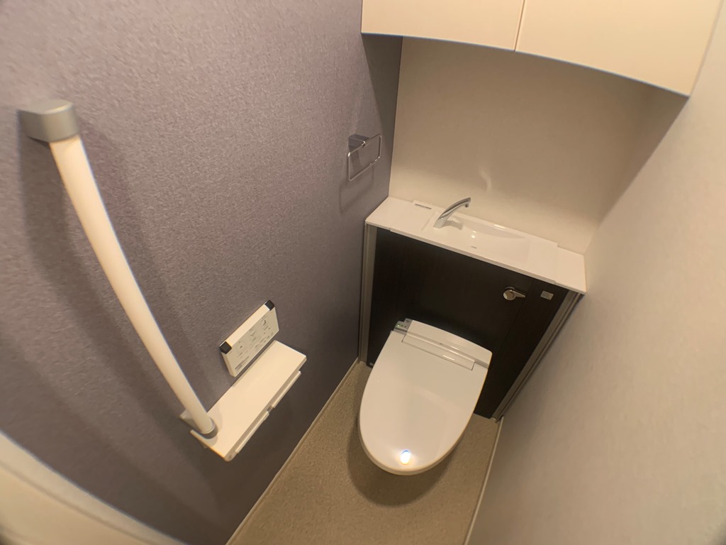 トイレ　ウォシュレット付きのトイレです♪
