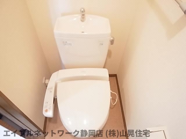 トイレ　清潔感のあるトイレです