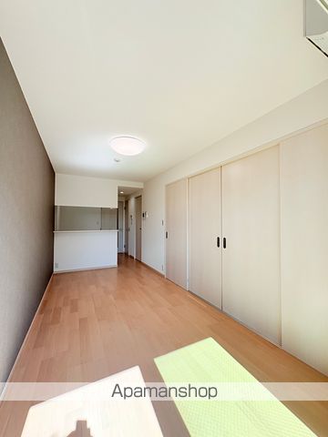 地下鉄御堂筋線 西田辺駅 徒歩10分 3階建 築1年の居間写真