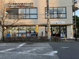 コンビニ　ローソン成城学園前駅西口店（コンビニ）まで228m