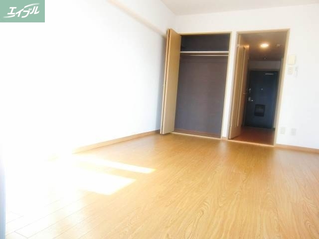 居室・リビング　別のお部屋の写真です。実際とは異なります。