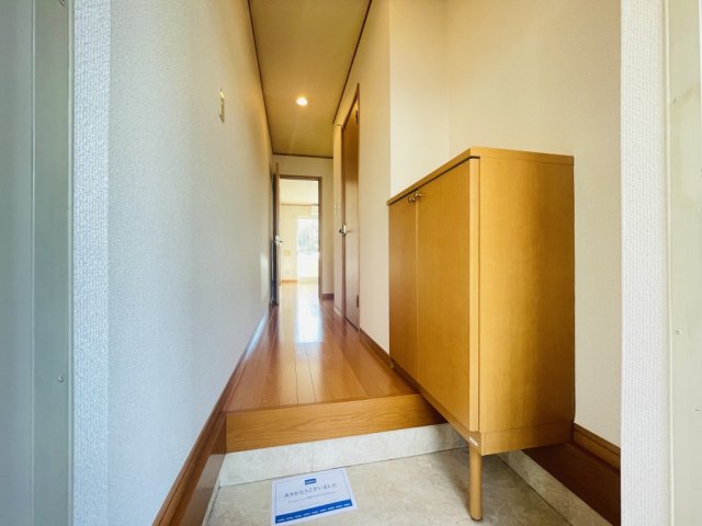 玄関　便利なカウンター型シューズボックス♪