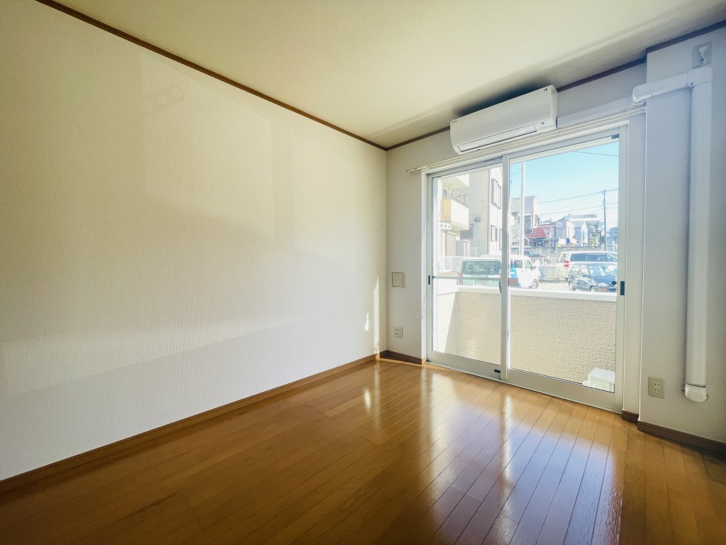居室・リビング　開放感のあるゆったりとしたお部屋です♪
