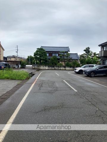 その他　前面道路（その他）まで0m