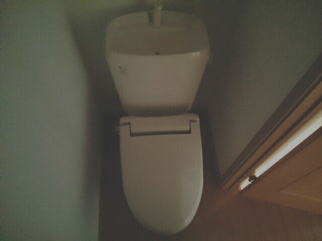トイレ　清潔感のあるトイレです