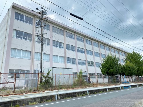 中学校　津市立一身田中学校（中学校）まで597m