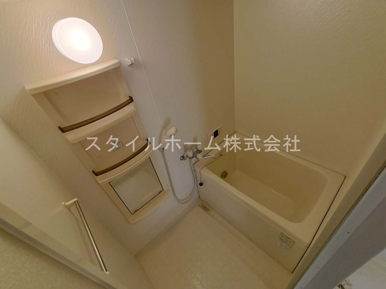 バス・シャワールーム　別部屋写真です。