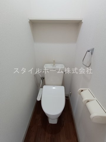 トイレ　別部屋写真です。