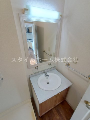 洗面設備　別部屋写真です。